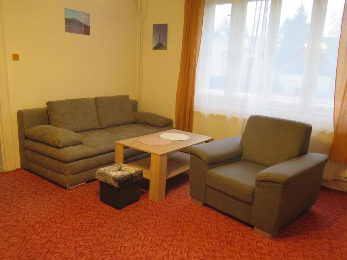 Apartman Hrubá Skála Екстериор снимка