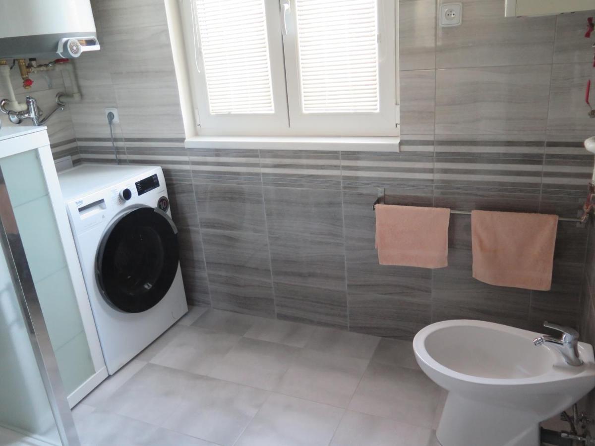 Apartman Hrubá Skála Екстериор снимка